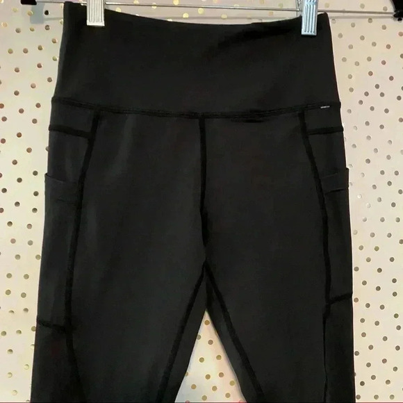 Zyia Black Cropped - Picture 3 of 11